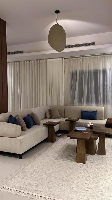 Luxury suite with elegant design - image 7