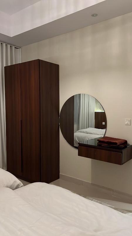Luxury suite with elegant design - image 15
