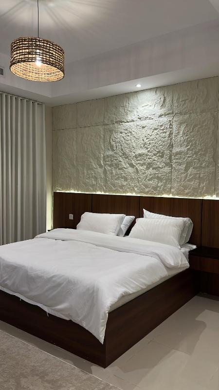 Luxury suite with elegant design - image 4