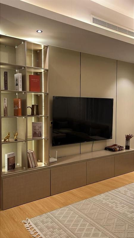 Luxury suite with movie theater and private parking - image 15