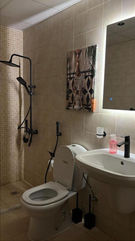 Luxury suite with movie theater and private parking - image 14