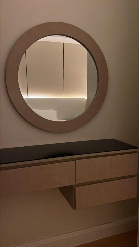 Luxury suite with movie theater and private parking - image 9