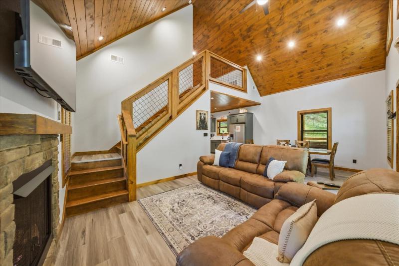 Wiley's Bend cabin - image 4