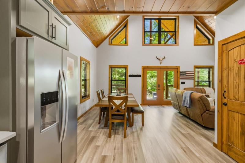 Wiley's Bend cabin - image 2