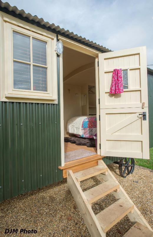 Studio with Garden View image 3