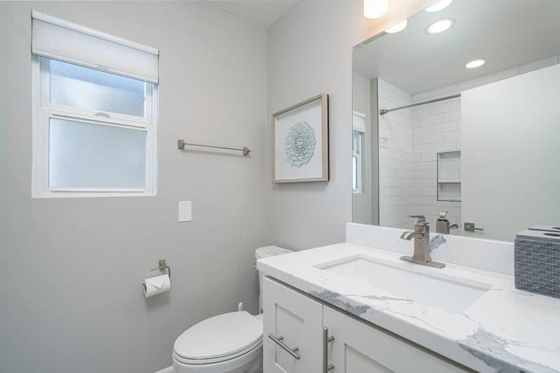 1011 N Bayfront B - Light Bright Balboa Island with Bay Views home - image 23