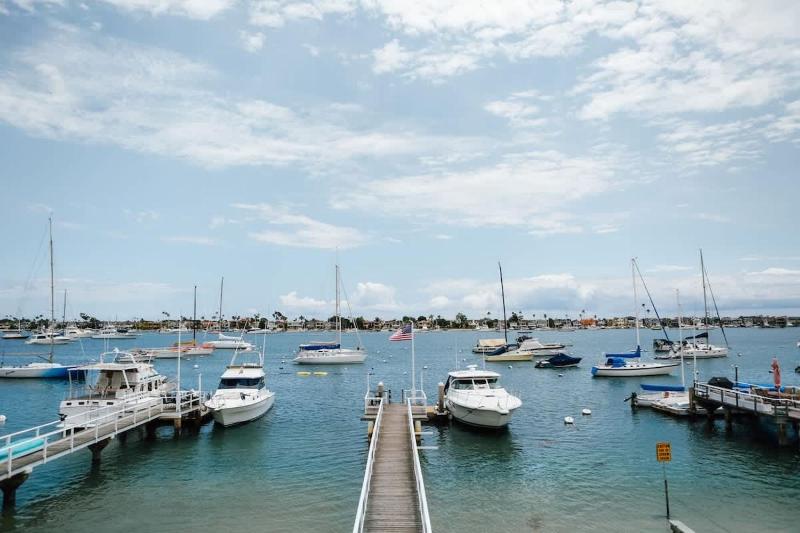 1011 N Bayfront B - Light Bright Balboa Island with Bay Views home - image 7