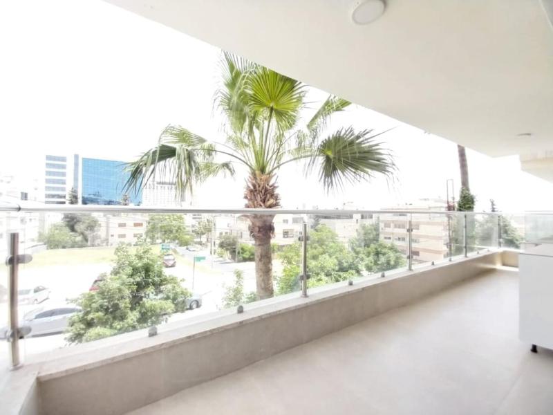 Abdoun Golden square district appratment - image 2