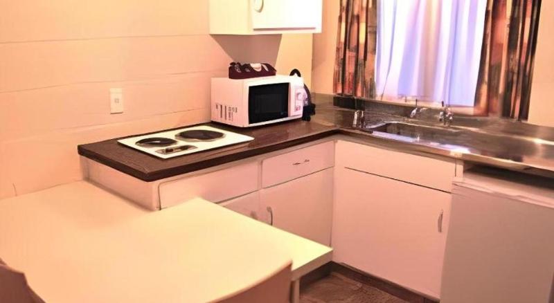 Barcelona Motel - image 23