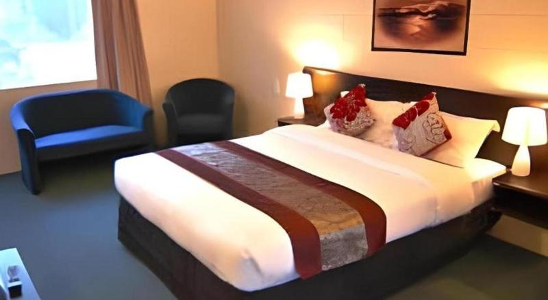 Barcelona Motel - image 27