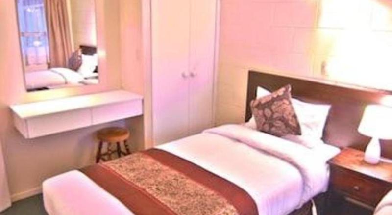 Barcelona Motel - image 26