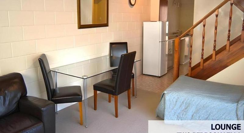 Barcelona Motel - image 31
