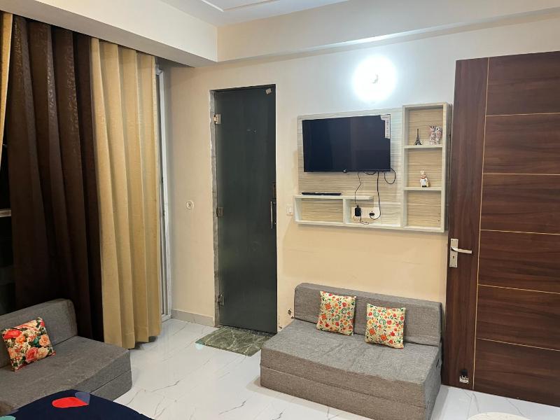 Deecon Valley City Escape 1BHK Lux Flat Tapovan - image 2