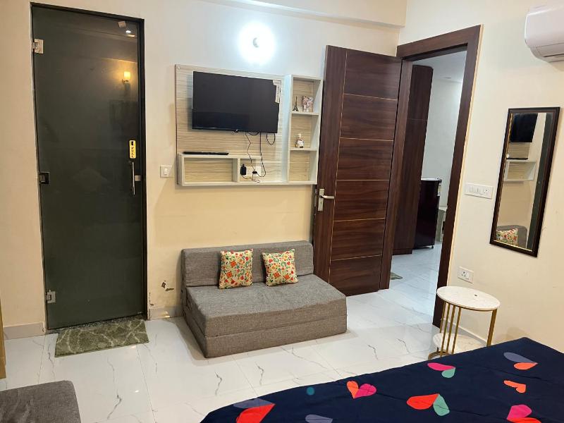 Deecon Valley City Escape 1BHK Lux Flat Tapovan - image 9