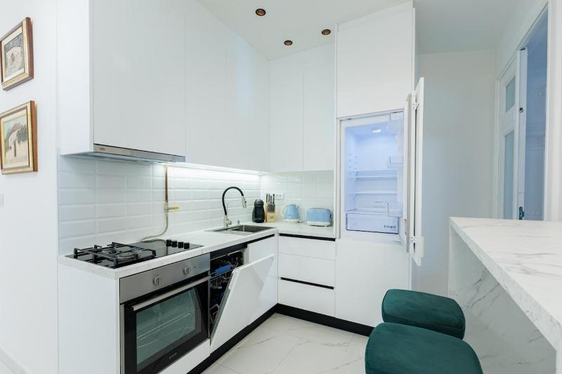 Presidential 2BR apartment in Sarajevo Main Street - image 10