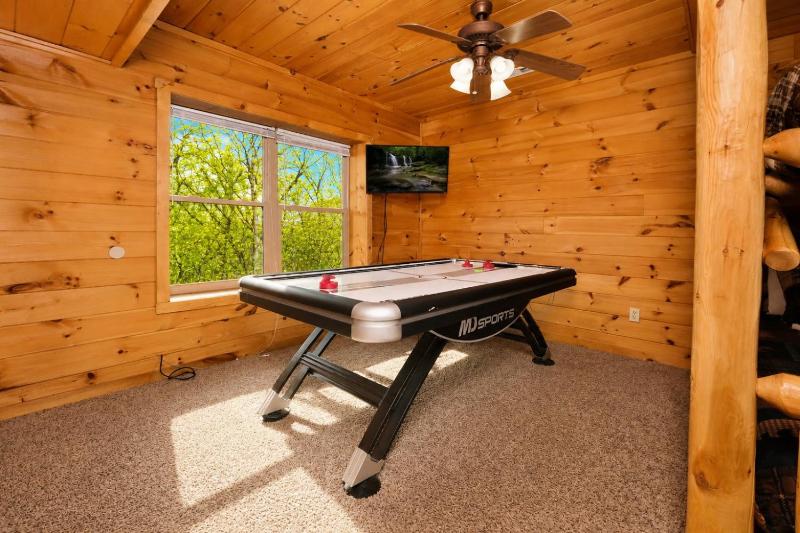 Deer Lodge Putt Play & Take in the Views - image 13