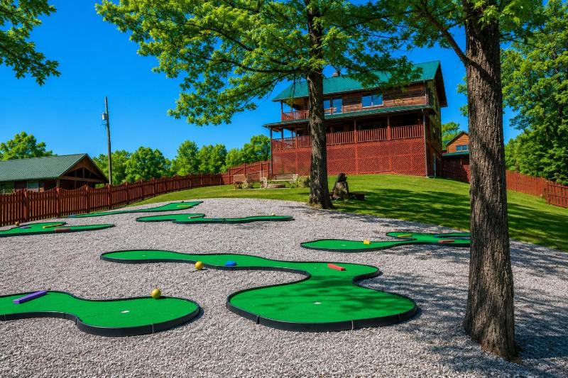 Deer Lodge Putt Play & Take in the Views - image 20