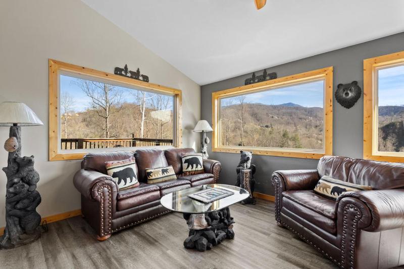Honey Bear Lodge Sweet Stays in the Smokies - image 34
