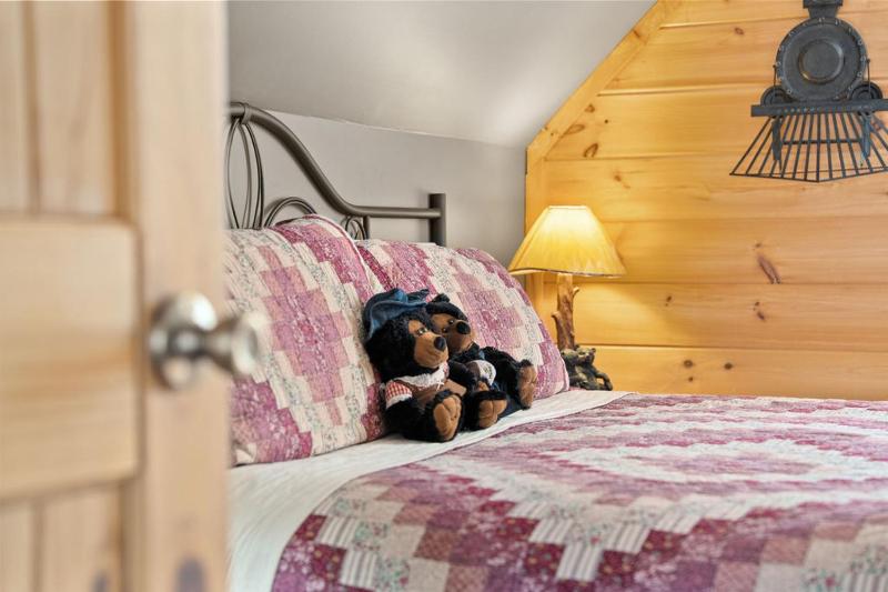 Honey Bear Lodge Sweet Stays in the Smokies - image 42