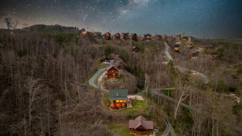 Honey Bear Lodge Sweet Stays in the Smokies - image 10