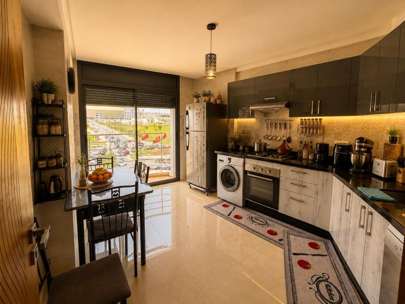 Luxury Apartment with AC Near Ibn Battouta Stadium - image 11