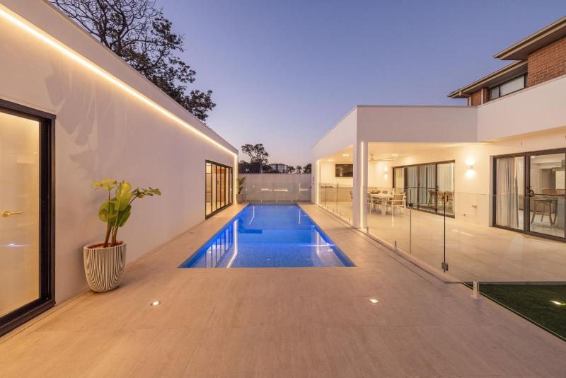 57 Tomaree Road Complex - House and Cabana with Pool Linen Air-con Wi-fi Boat Parking - image 45