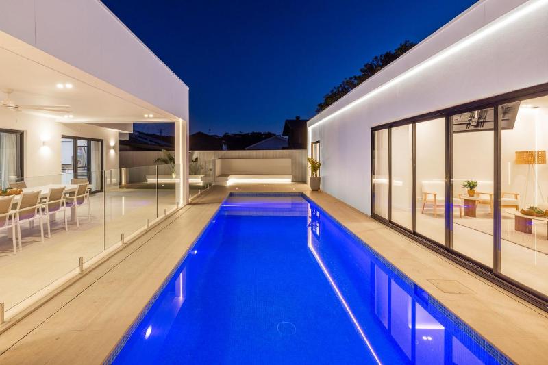 57 Tomaree Road Complex - House and Cabana with Pool Linen Air-con Wi-fi Boat Parking - image 47