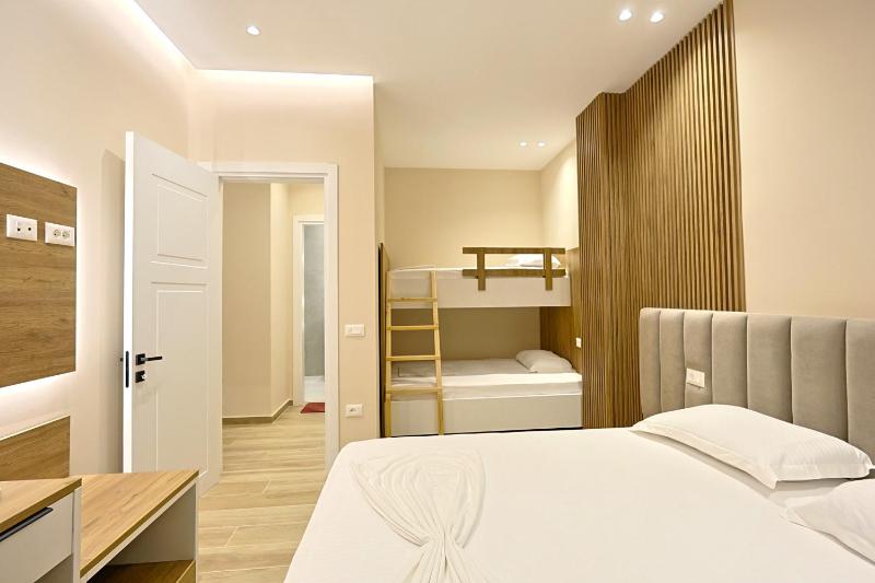 Coastline Luxury Studios & Apartment - image 9