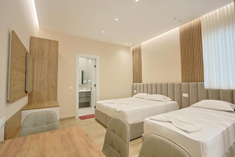 Coastline Luxury Studios & Apartment - image 3