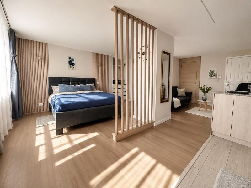 Blue Comfort Suite close to everything you need - image 6