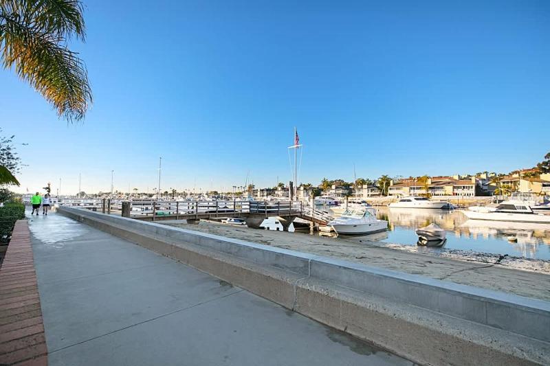 Newport Beach Balboa Island Bayfront House with Patio & Free Parking home - image 47