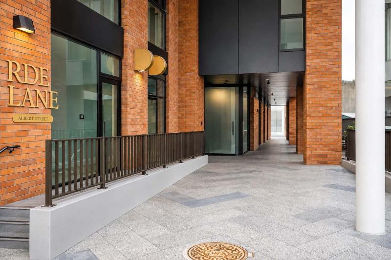 Stylish Stay on Courtenay - 1BR APT - image 18