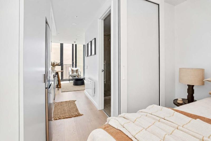 Stylish Stay on Courtenay - 1BR APT - image 6
