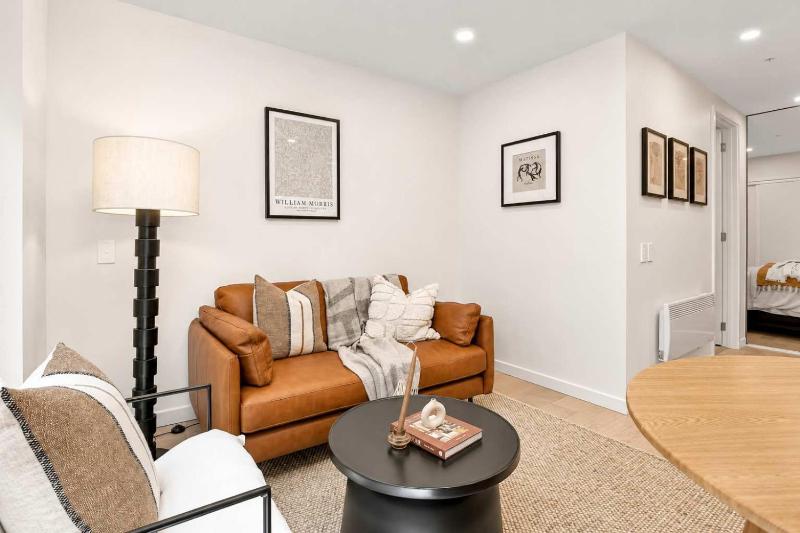 Stylish Stay on Courtenay - 1BR APT - image 34