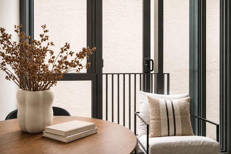 Stylish Stay on Courtenay - 1BR APT - image 12