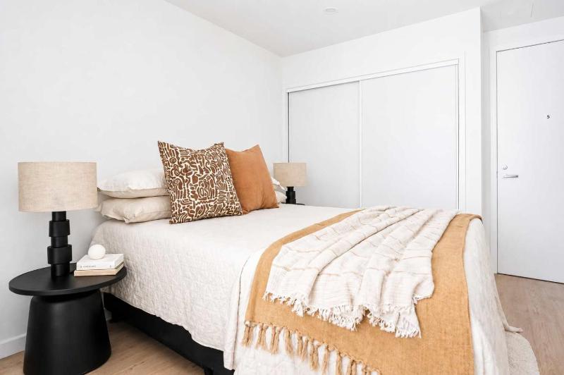 Stylish Stay on Courtenay - 1BR APT - image 7