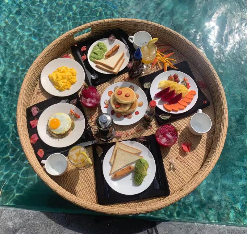 Digital Nomads! Couples! Modern Explorers! A Fresh LuxXe Hideaway in Prime Canggu for 10 - image 25