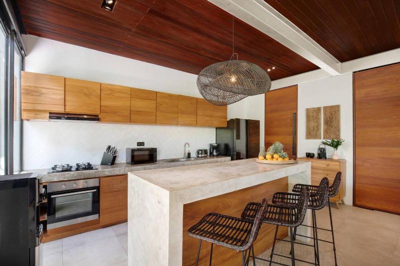 Digital Nomads! Couples! Modern Explorers! A Fresh LuxXe Hideaway in Prime Canggu for 10 - image 30