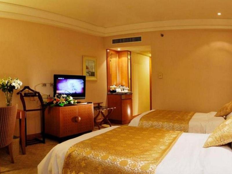 Wuhan Premier Mayflowers Hotel - image 24