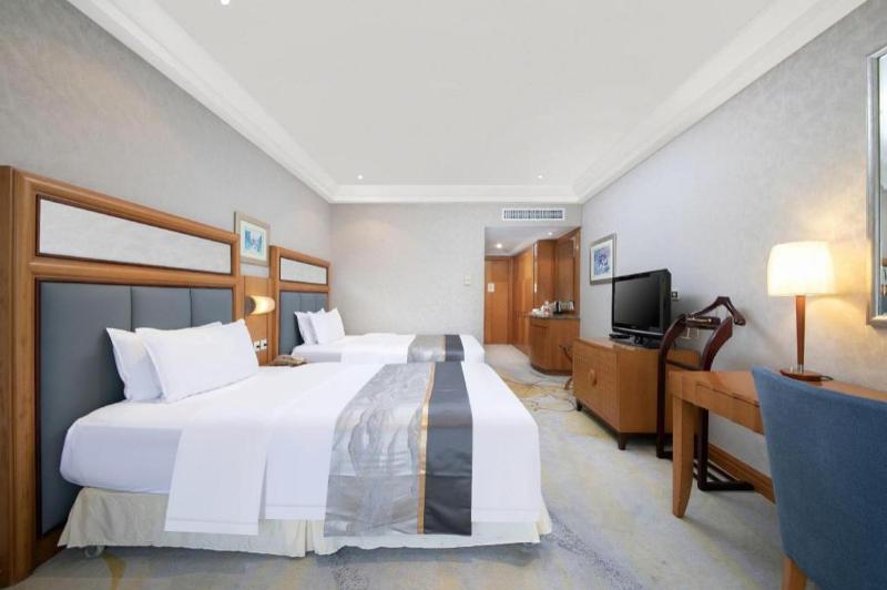 Wuhan Premier Mayflowers Hotel - image 44
