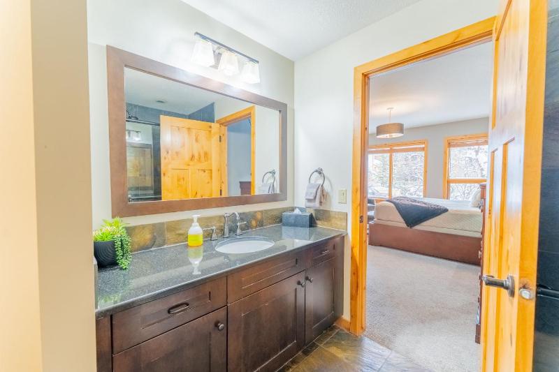 Spring Creek Condo by Canadian Rockies Vacation Rentals - image 14