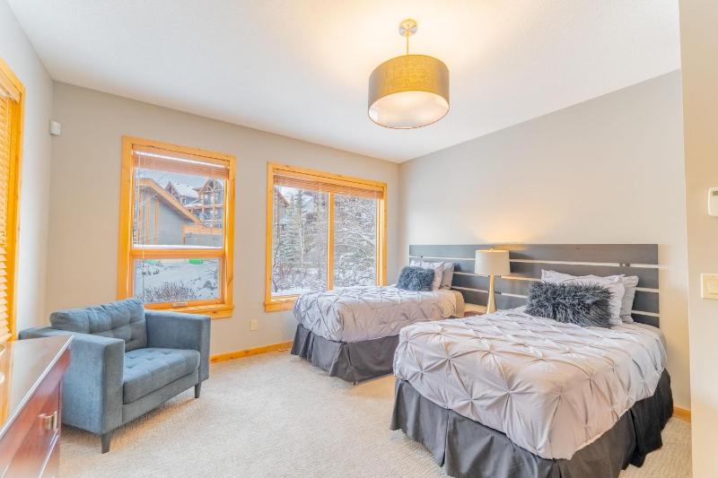 Spring Creek Condo by Canadian Rockies Vacation Rentals - image 5