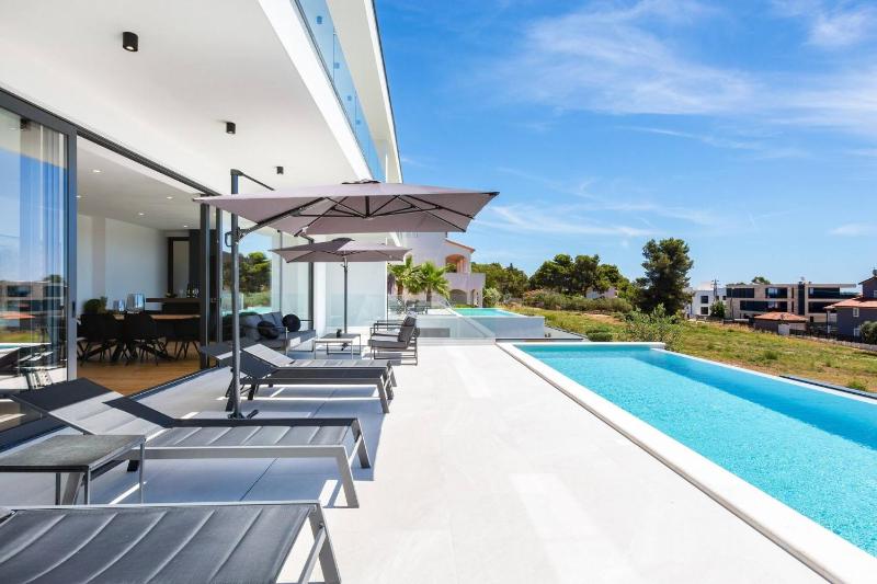 Luxury Villa Dali - 42 m2 infinity pool & wellness - image 45