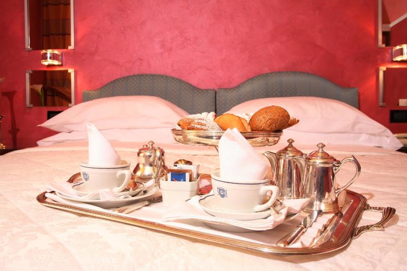 Junior Suite image 2