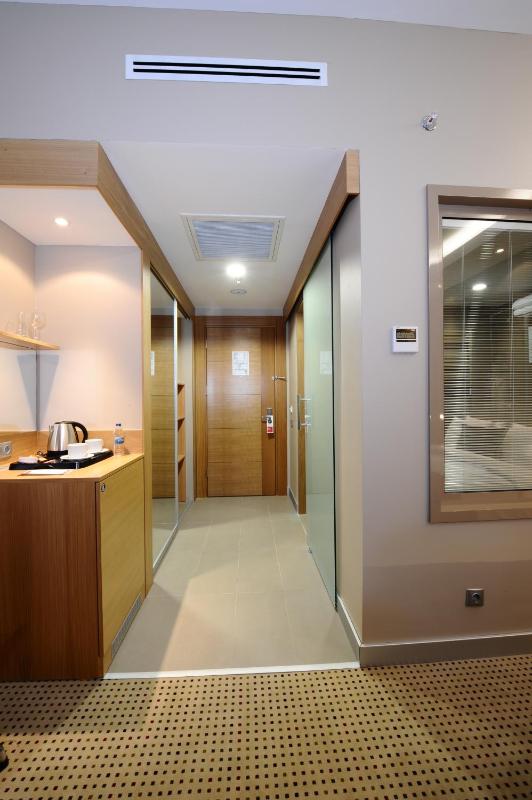 Twin Room - Disability Access image 3