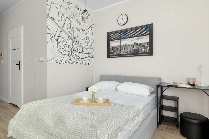 Funkcjonalne Studio z Klimatyzacją i Miejscem do Pracy by Noclegi Renters - image 23