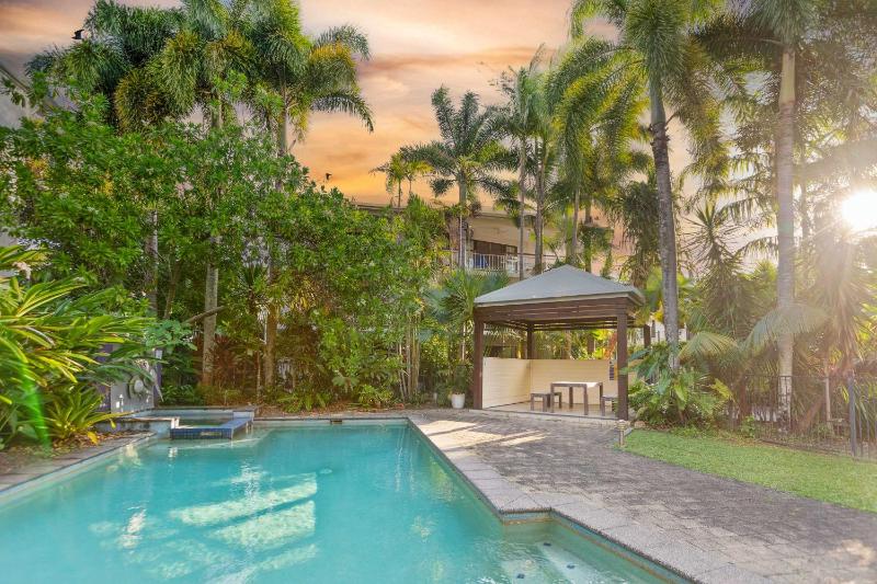 Cairns Hideaway - Pool and spacious - image 1