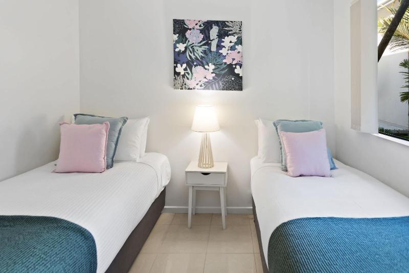 Cairns Hideaway - Pool and spacious - image 2