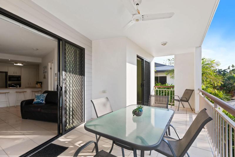 Cairns Hideaway - Pool and spacious - image 15