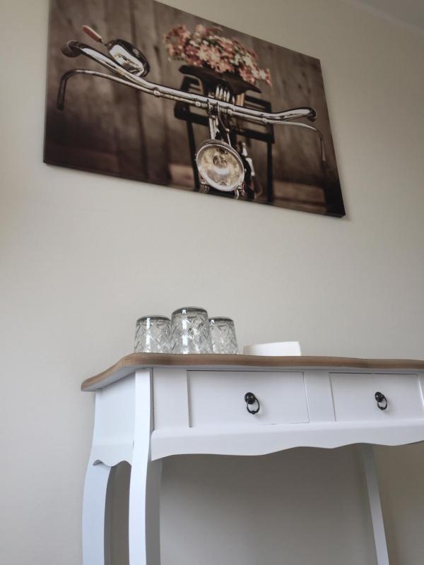 Family Room image 3